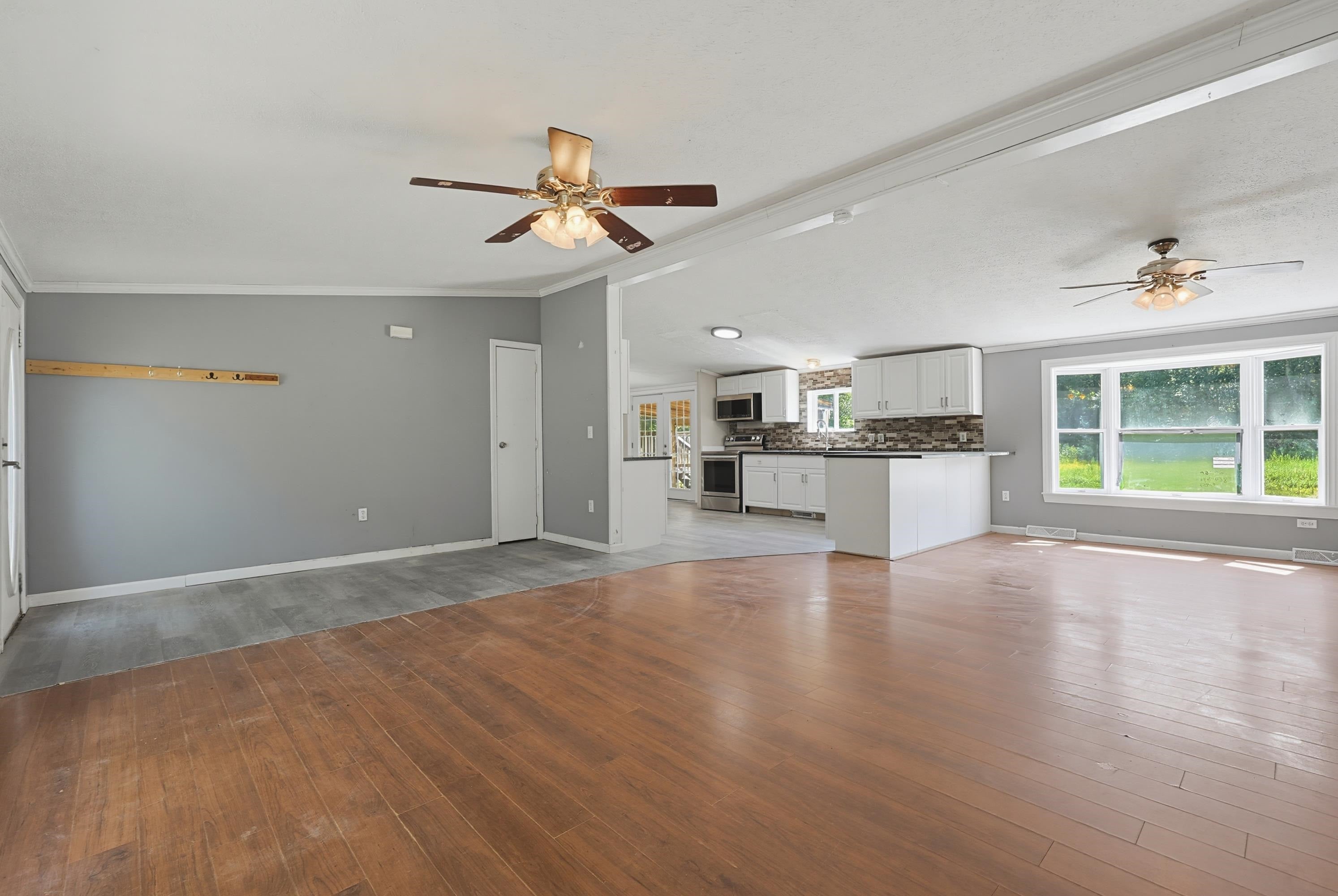 10 Davis Lane