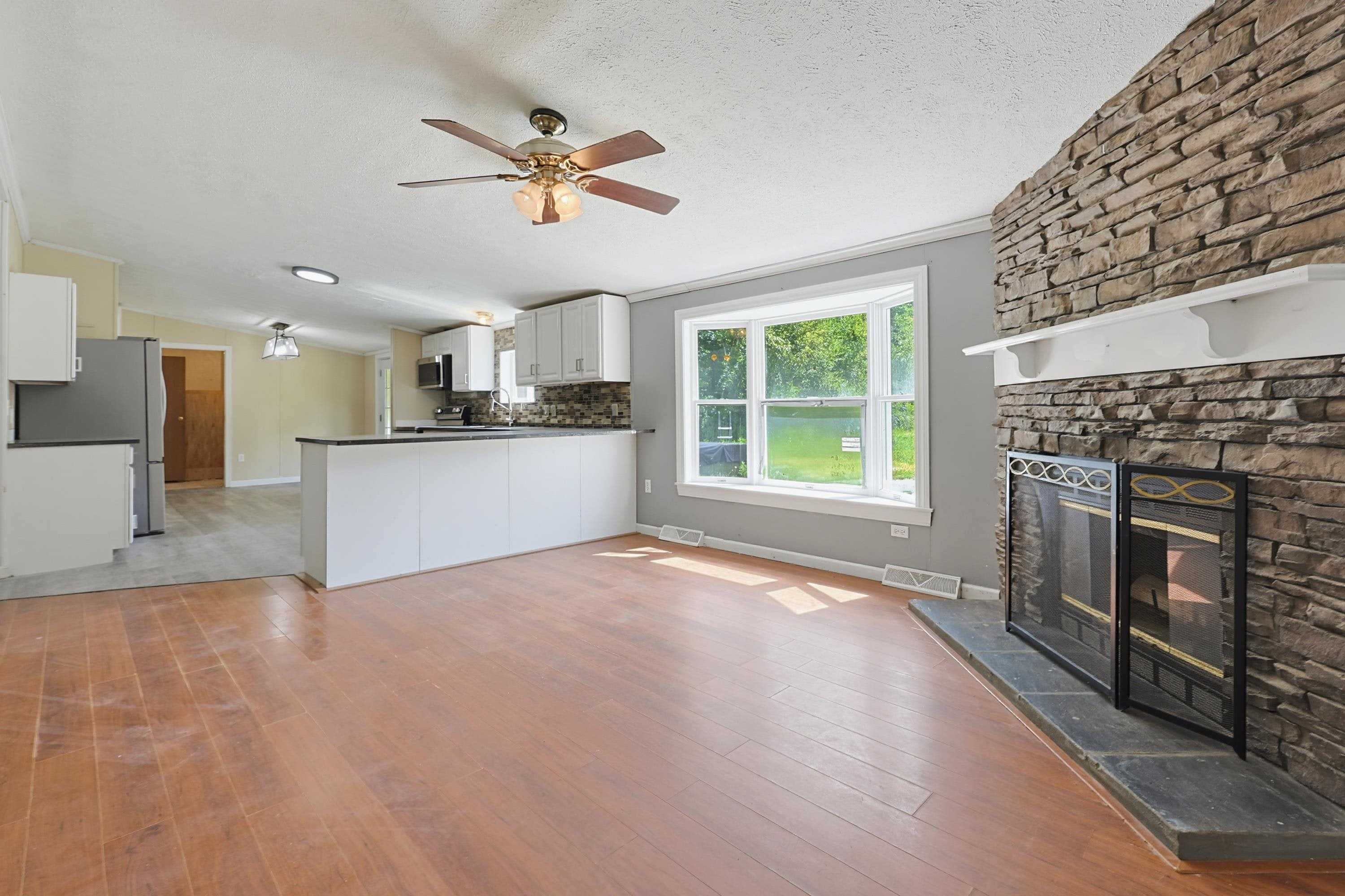 10 Davis Lane