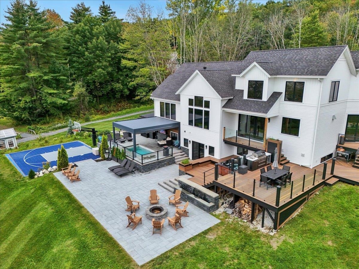 111 Lakeside Avenue