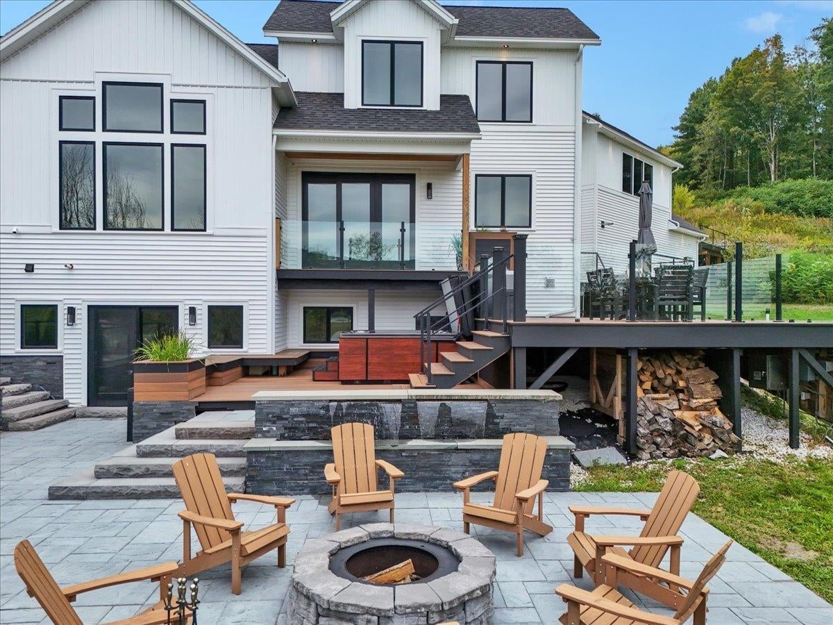 111 Lakeside Avenue