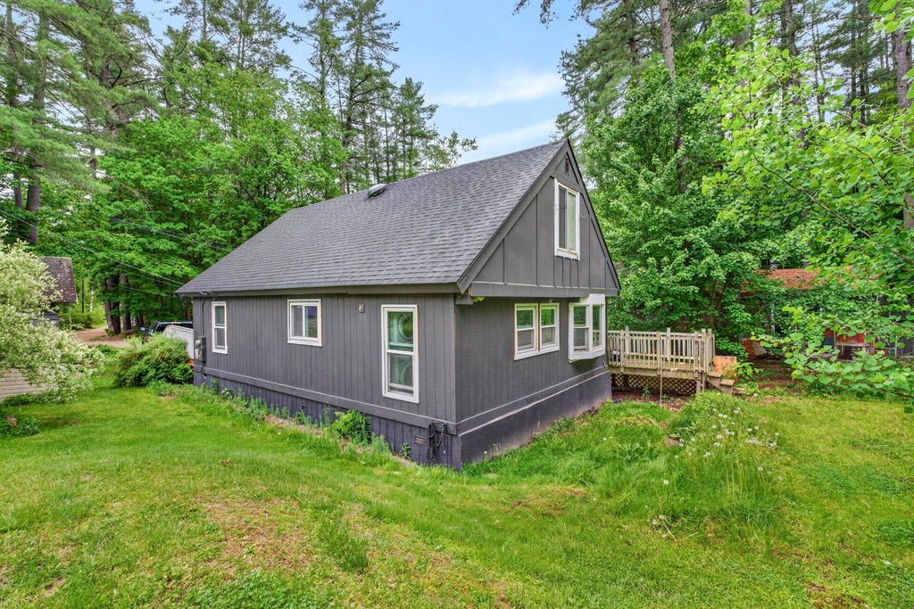 Photo of 20 Sunrise Place, Hillsborough, NH 03244 (MLS # 5092393)