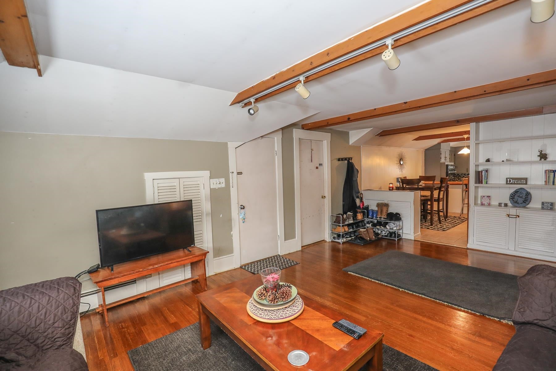 430 Boynton Street 2nd floor