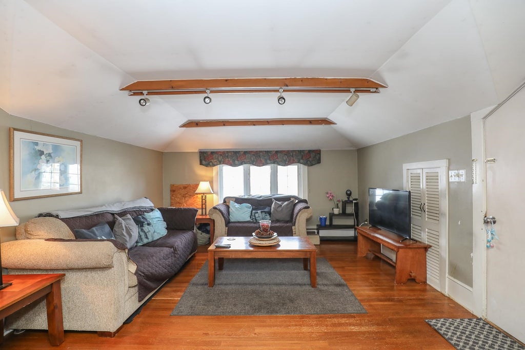 Photo of 430 Boynton Street #2nd floor, Bedford, NH 03110 (MLS # 5112332)