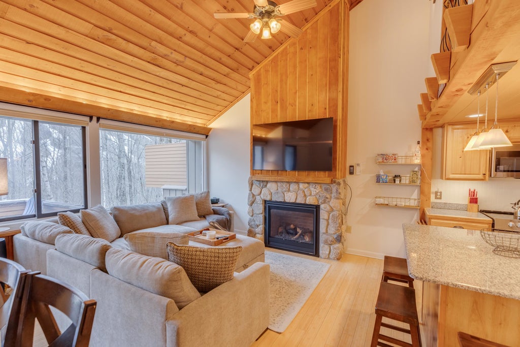 Photo of 19 Big Coolidge Road #3, Lincoln, NH 03251 (MLS # 5111250)