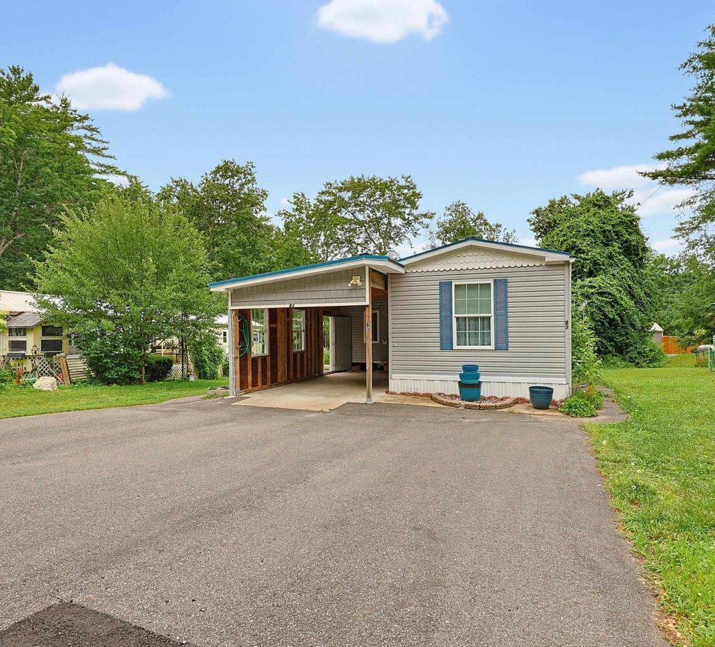Photo of 83 Boxwood Lane, Raymond, NH 03077 (MLS # 5100283)