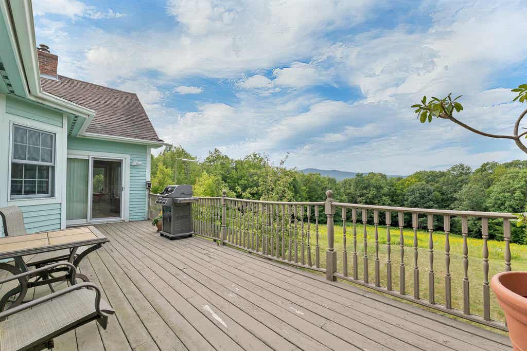 Photo of 109 Ledgeside Lane, Plymouth, NH 03264 (MLS # 5104532)