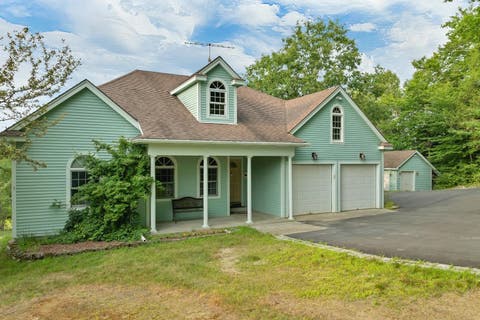 Photo of 109 Ledgeside Lane, Plymouth, NH 03264 (MLS # 5104532)