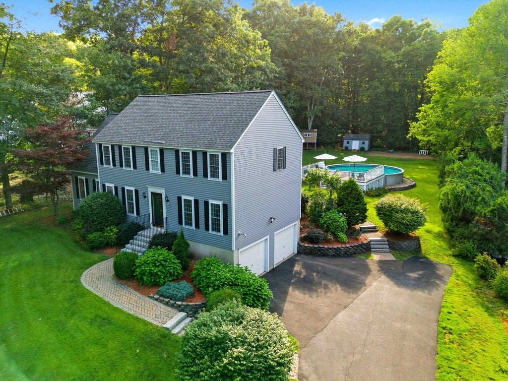 Photo of 16 Alyssa Drive, Derry, NH 03038 (MLS # 5106840)