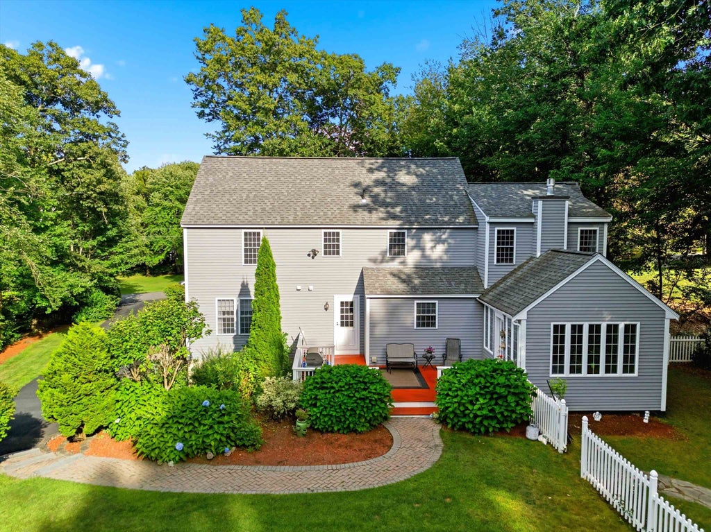 Photo of 16 Alyssa Drive, Derry, NH 03038 (MLS # 5106840)