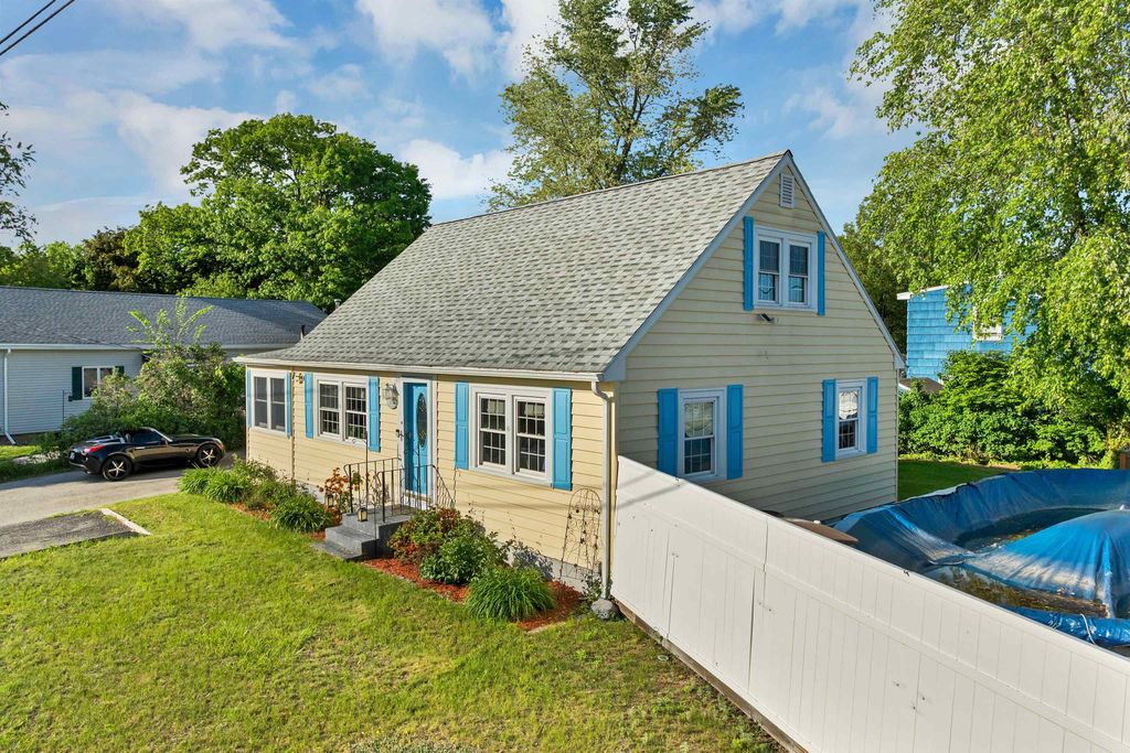 Photo of 10 Cross Street, Hudson, NH 03051 (MLS # 5091772)