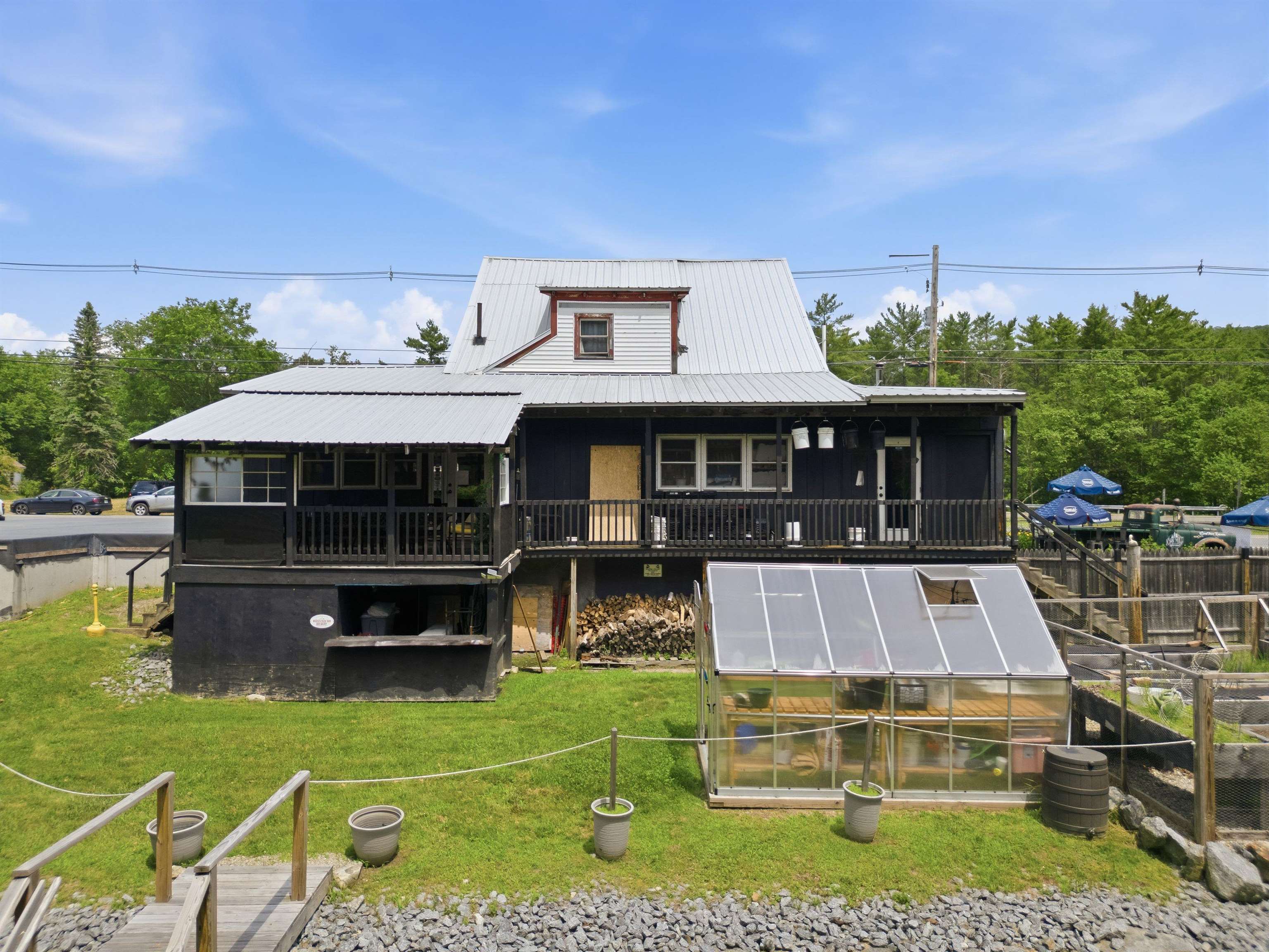 17 Lake Tarleton Road