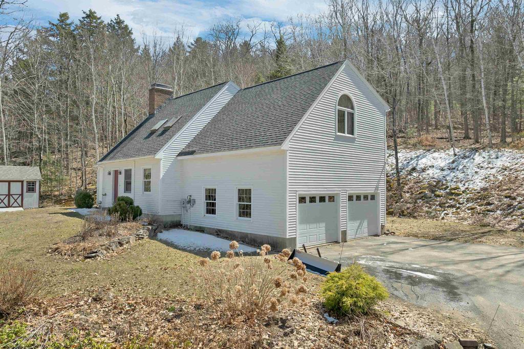 Photo of 204 Cherry Valley Road, Alton, NH 03810 (MLS # 5096309)