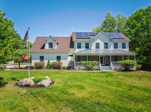 Photo of 3 Foxtail Ridge Road, Dover, NH 03820 (MLS # 5091740)