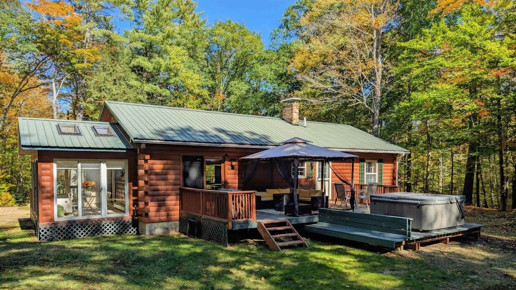 Photo of 65 Stage Coach Road, Rumney, NH 03266 (MLS # 5113437)