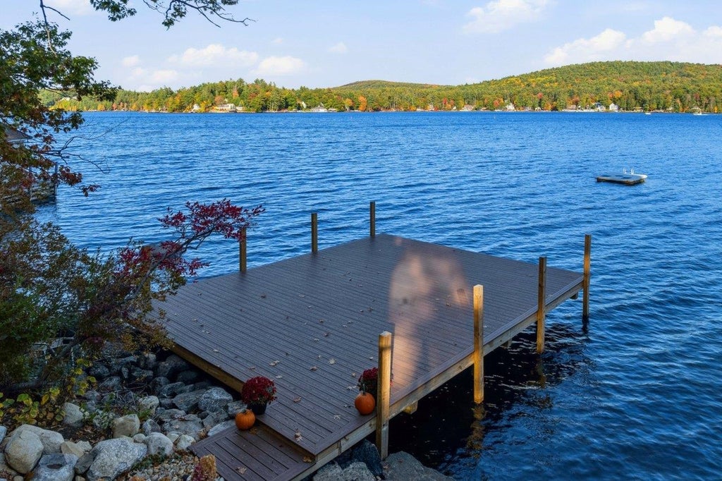 Photo of 5 Loon Cove Road, Alton, NH 03810 (MLS # 5114166)
