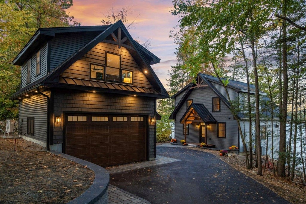 Photo of 5 Loon Cove Road, Alton, NH 03810 (MLS # 5114166)
