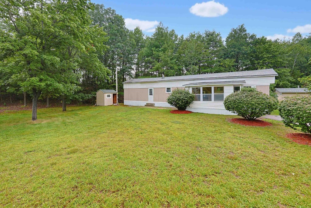 Photo of 49 Ridgefield Drive, Nashua, NH 03062 (MLS # 5103298)