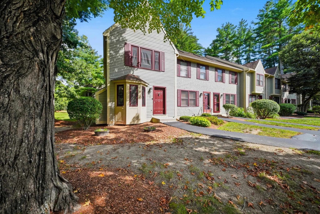 Photo of 114 Bartemus Trail, Nashua, NH 03063 (MLS # 5107746)