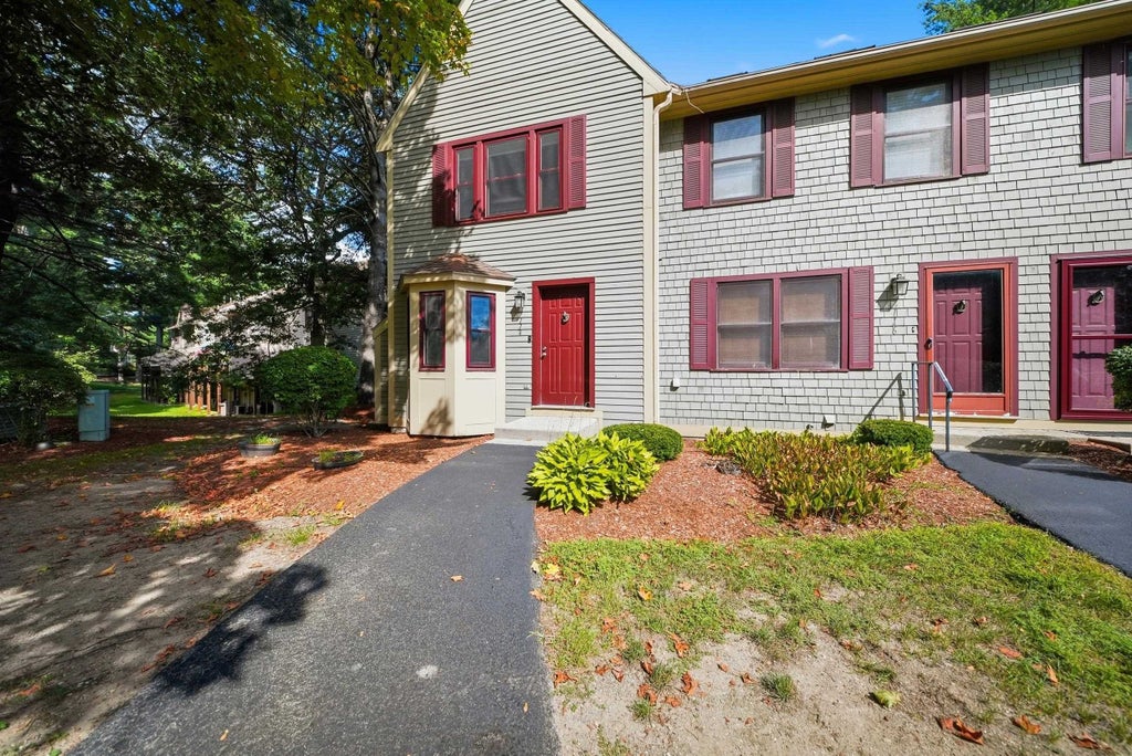 Photo of 114 Bartemus Trail, Nashua, NH 03063 (MLS # 5107746)