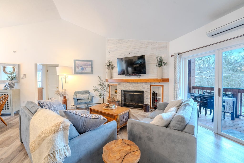 Photo of 65 Riverfront Drive #216, Woodstock, NH 03262 (MLS # 5095794)