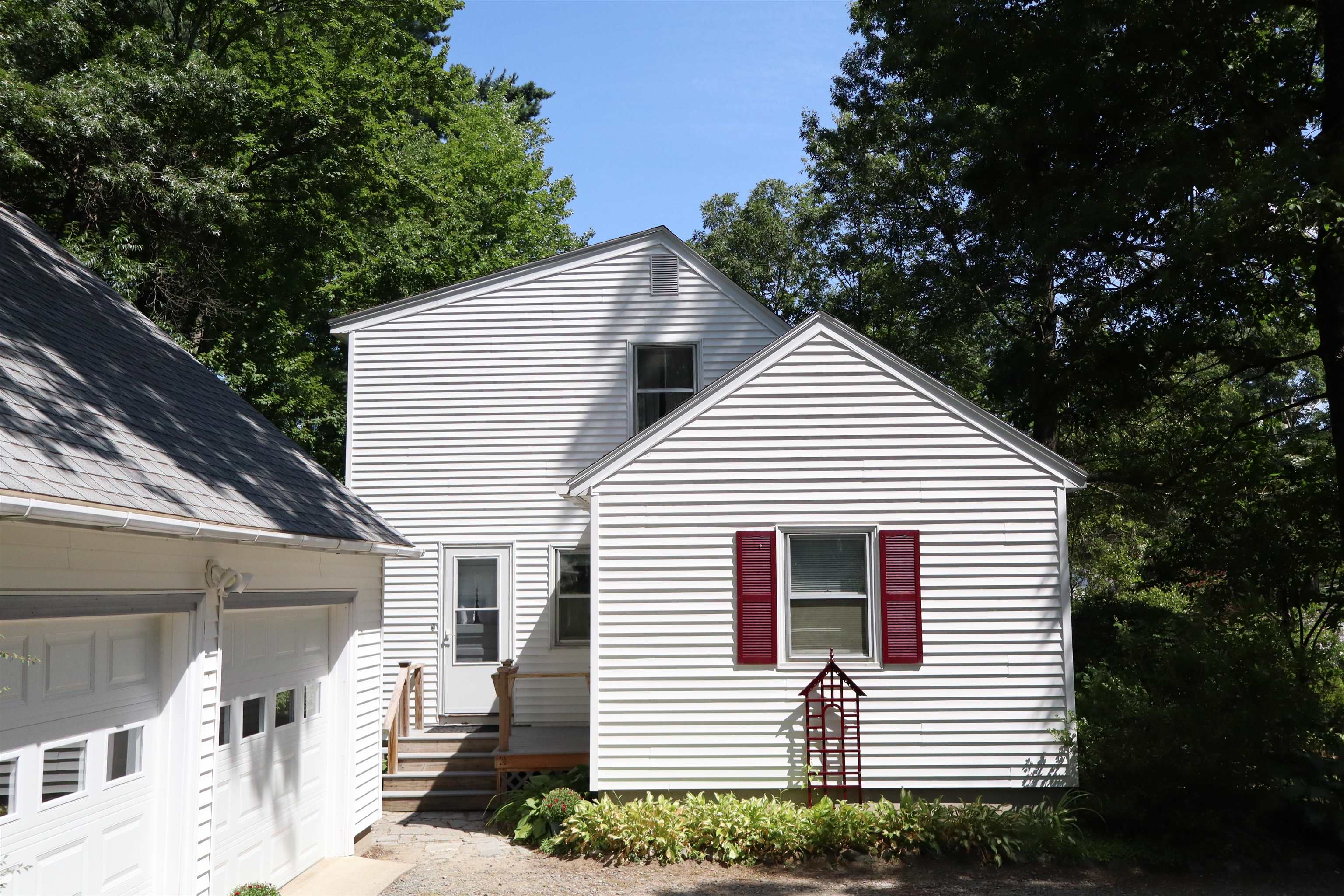 6 Moe Street