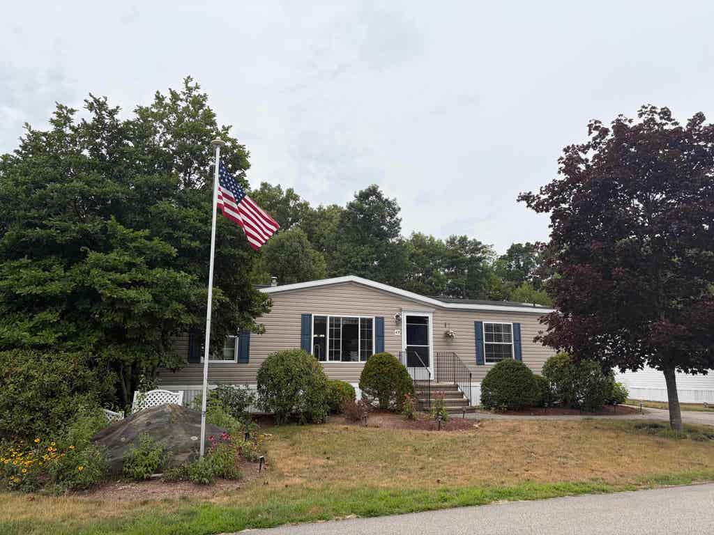 Photo of 49 Shiloh Drive, Rochester, NH 03867 (MLS # 5102981)