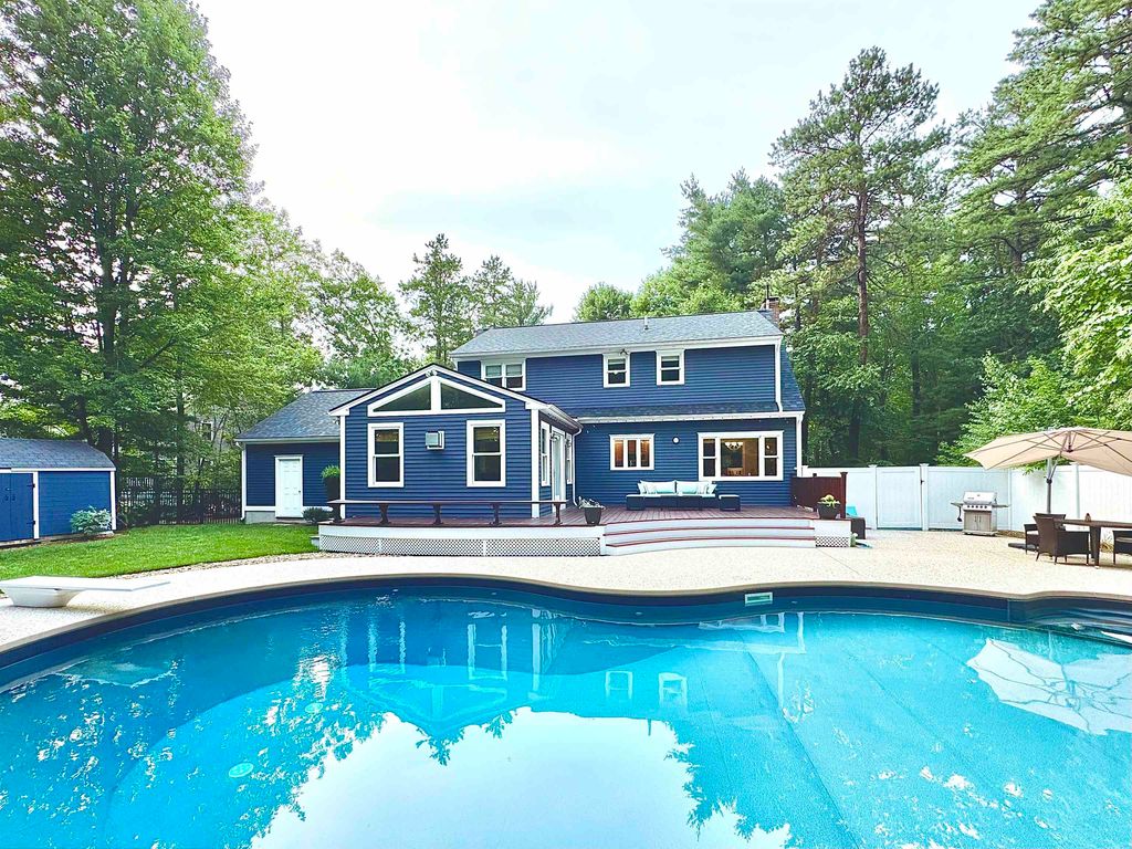 Photo of 19 Tamarack Lane, Amherst, NH 03031 (MLS # 5101140)