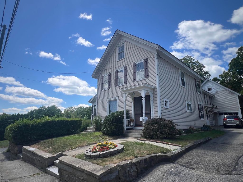 Photo of 556 Main Street, Farmington, NH 03835 (MLS # 5100783)