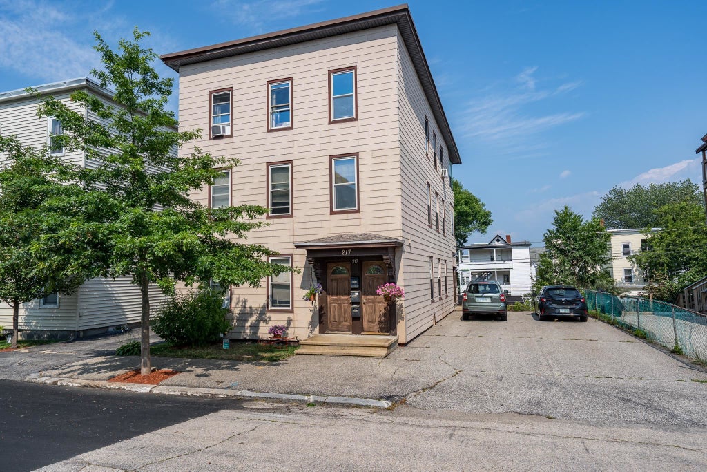 Photo of 217 Cartier Street, Manchester, NH 03102 (MLS # 5100643)