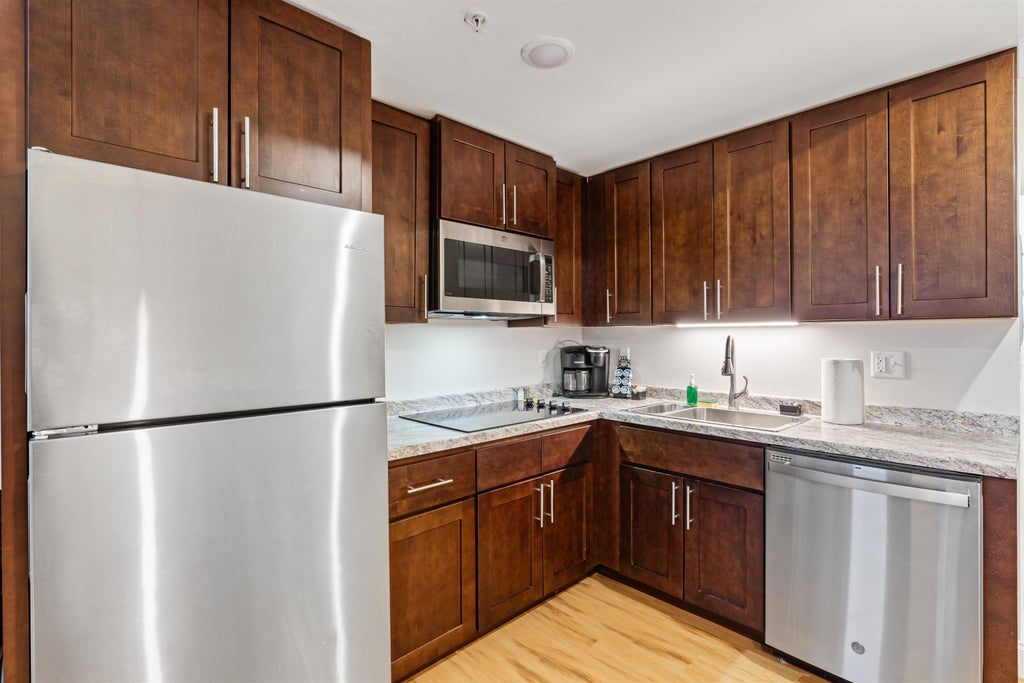 Photo of 1361 Elm Street, Manchester, NH 03101 (MLS # 5107677)