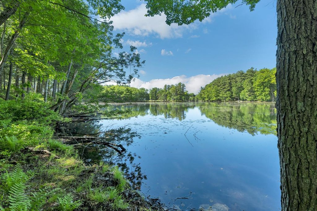 Photo of 40 Norwood Road, Salem, NH 03079 (MLS # 5092784)