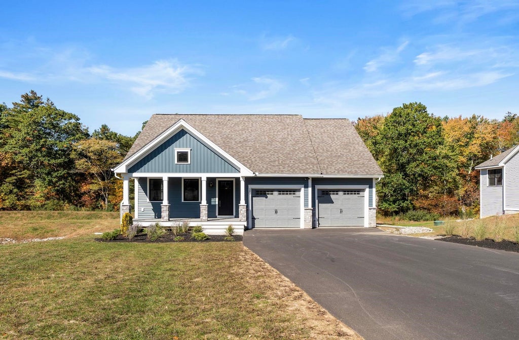 Photo of 20 Edgewater Drive, Brentwood, NH 03833 (MLS # 5103417)