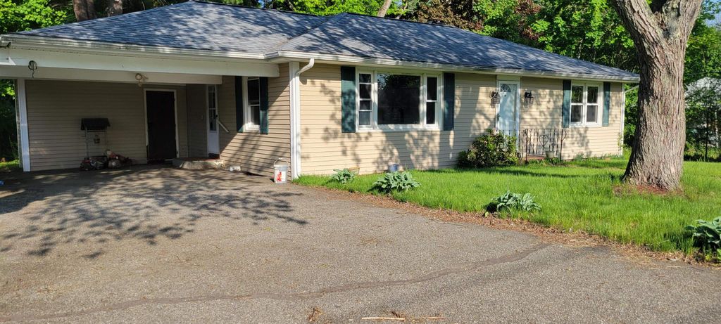 Photo of 4 Grant Street, Derry, NH 03038 (MLS # 5089648)