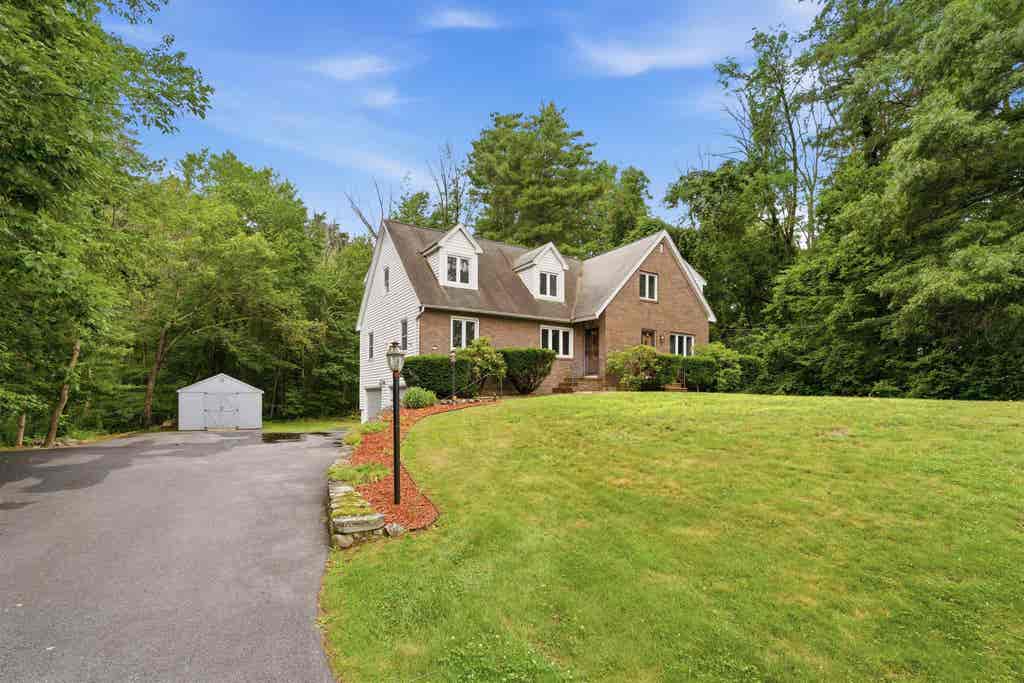 Photo of 181183 Bluff Street, Salem, NH 03079 (MLS # 5096699)