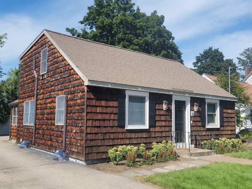 Photo of 12 Taylor Street, Nashua, NH 03060 (MLS # 5109121)