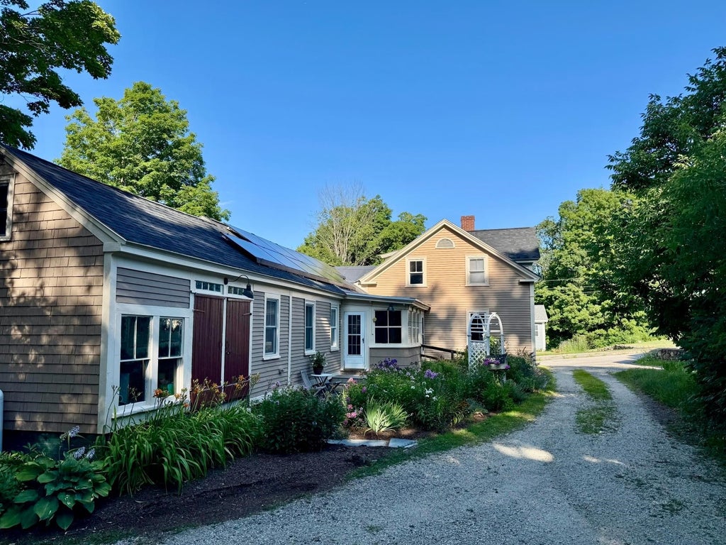 Photo of 21 Linden Street, Somersworth, NH 03878 (MLS # 5101983)