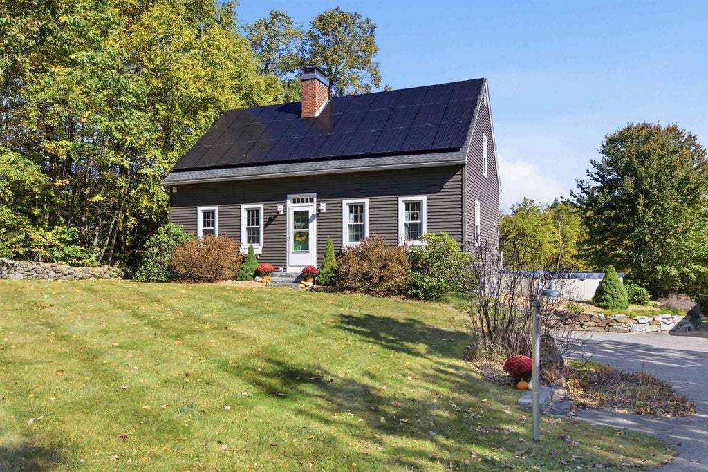Photo of 45 Woodhill Hooksett Road, Bow, NH 03304 (MLS # 5114321)