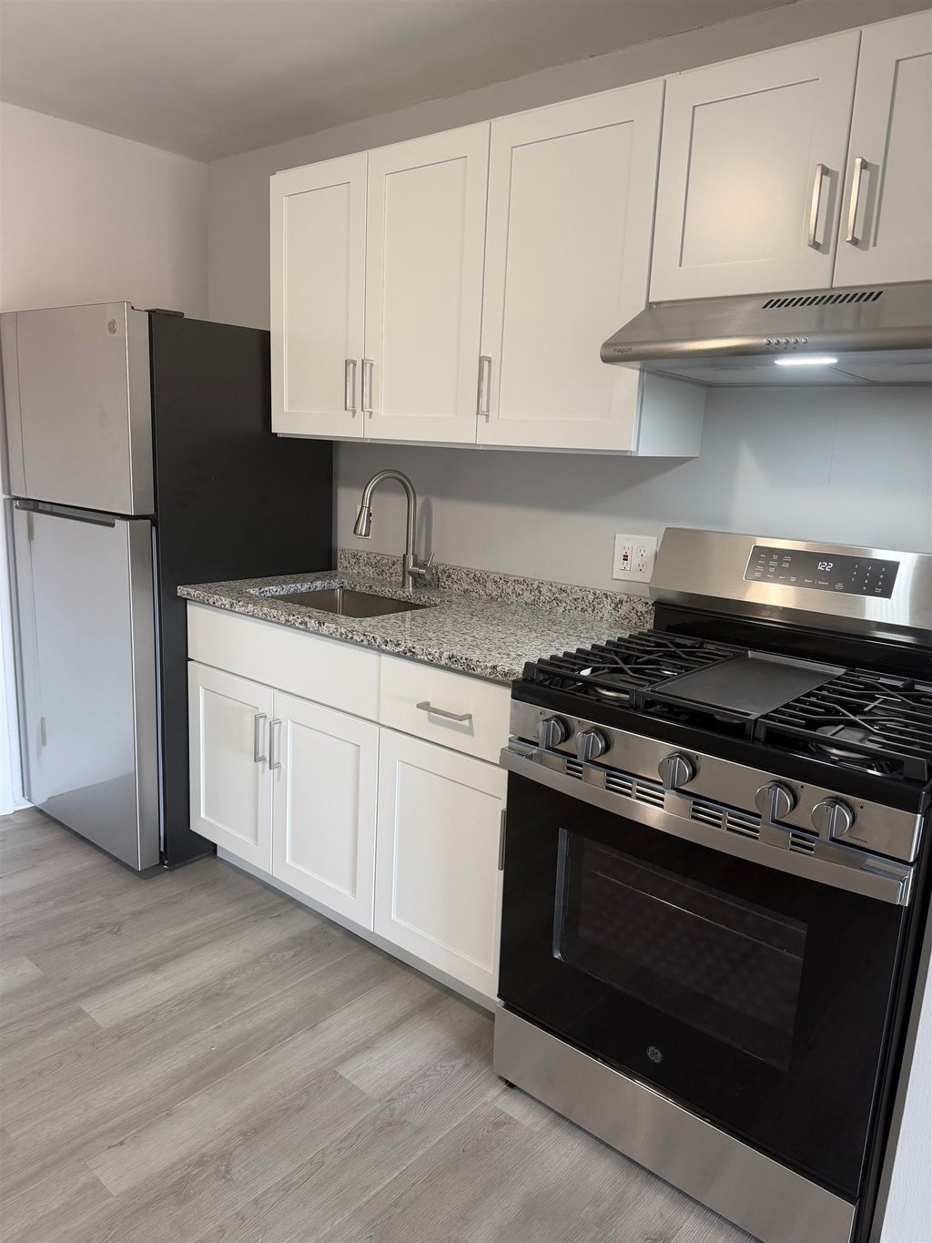 Photo of 130 Mammoth Road #415, Hooksett, NH 03106 (MLS # 5115704)