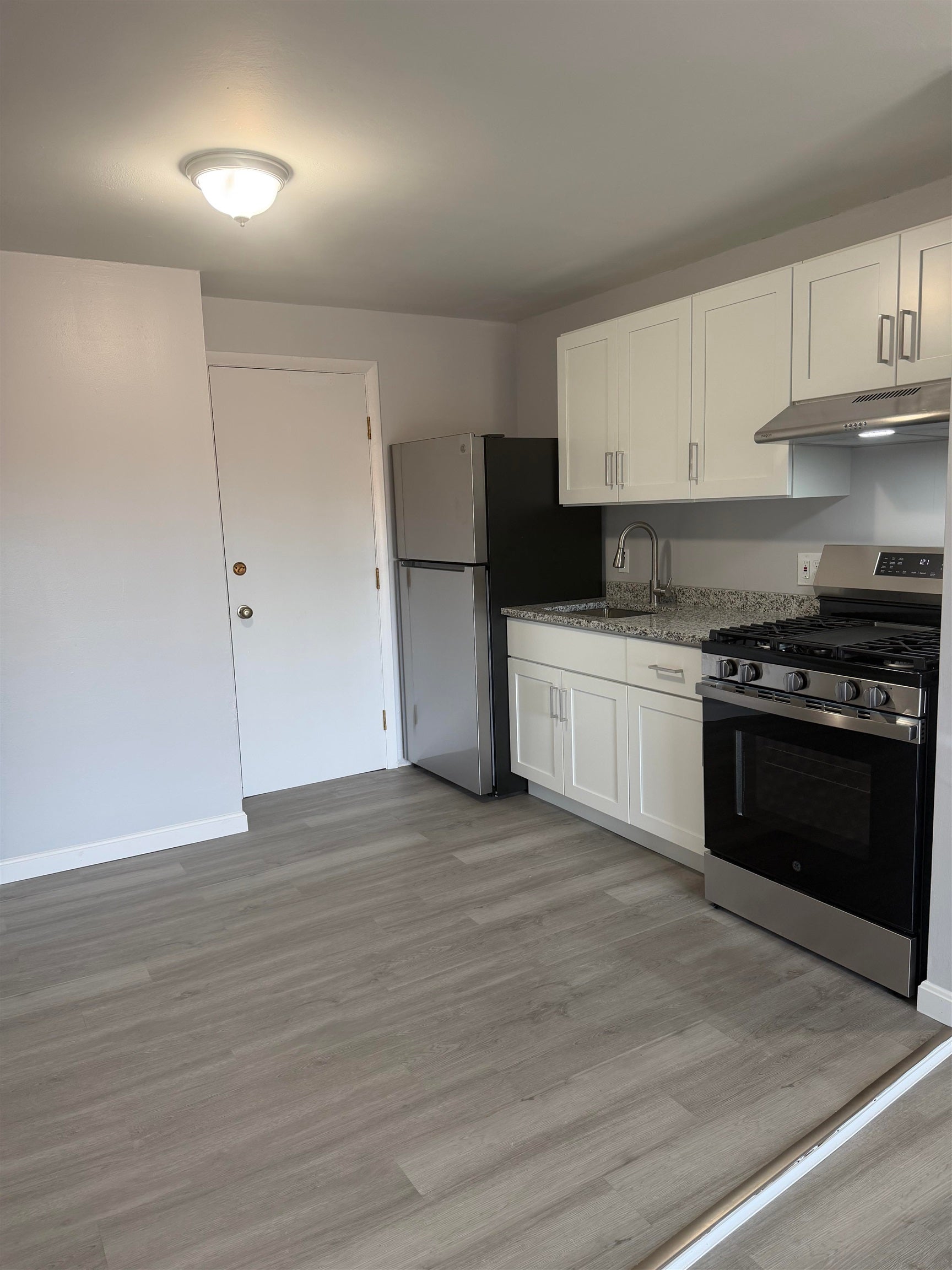 130 Mammoth Road 415
