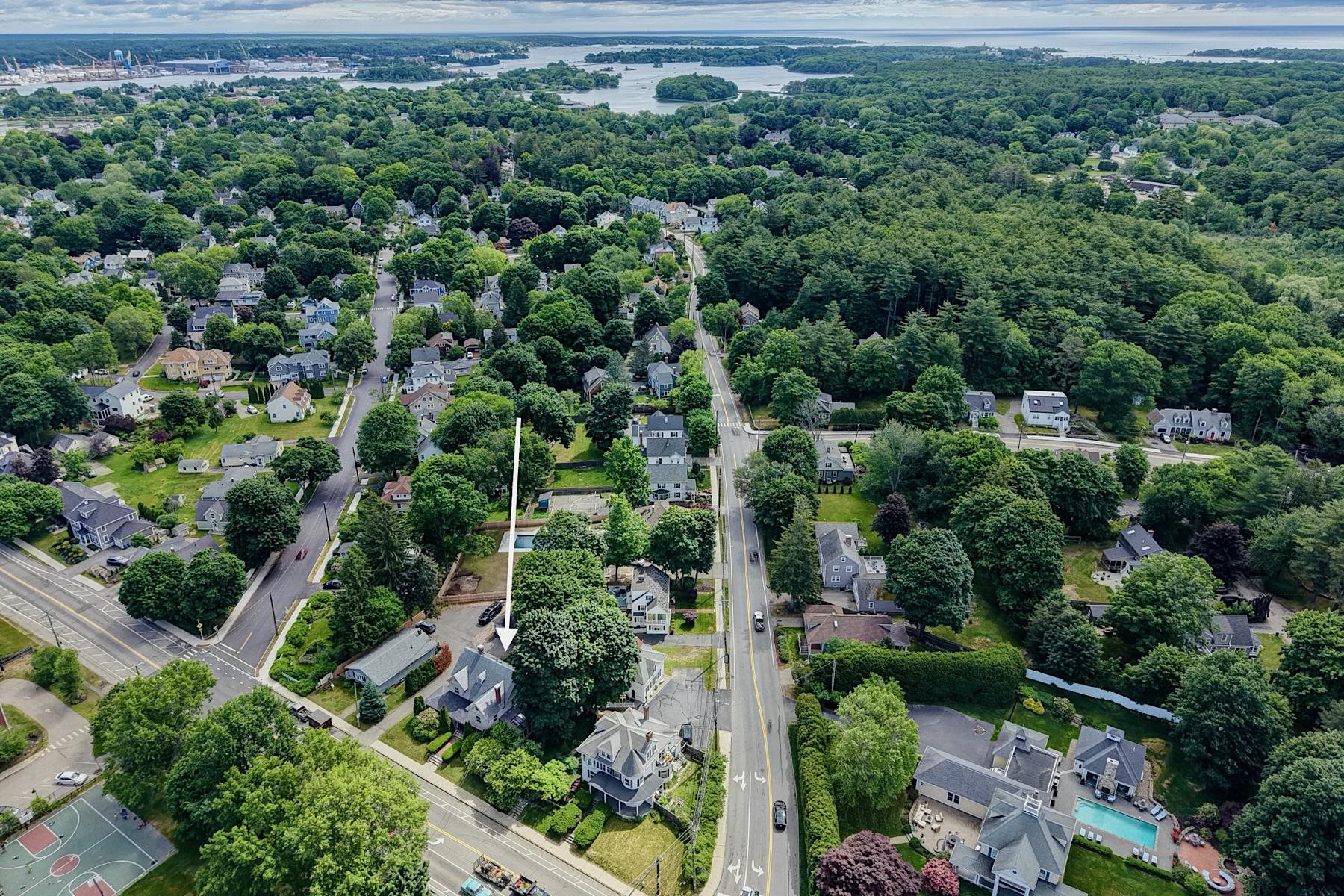 151 Lafayette Road 1