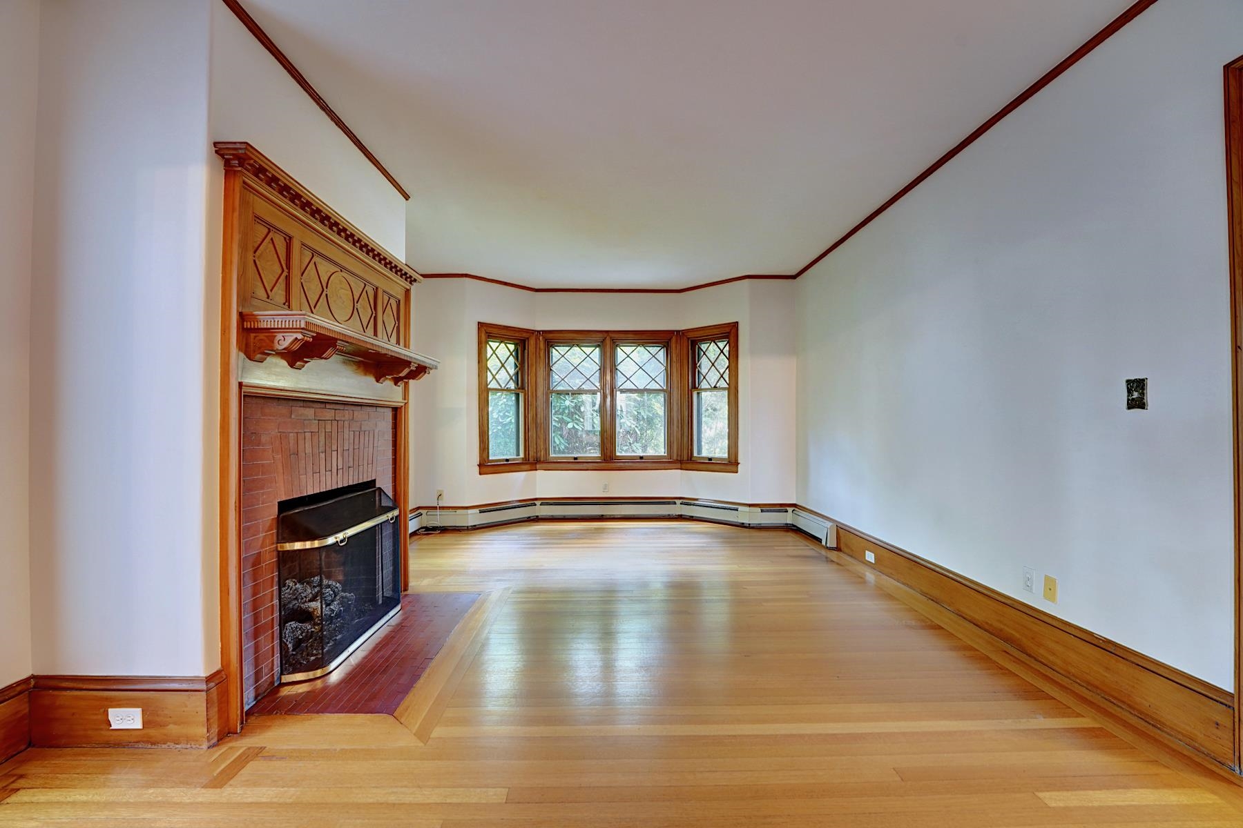 151 Lafayette Road 1