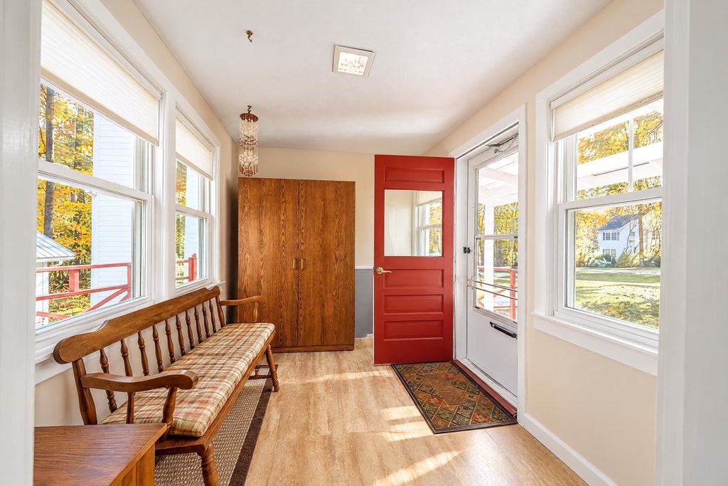 Photo of 404 Mammoth Road, Londonderry, NH 03053 (MLS # 5115322)