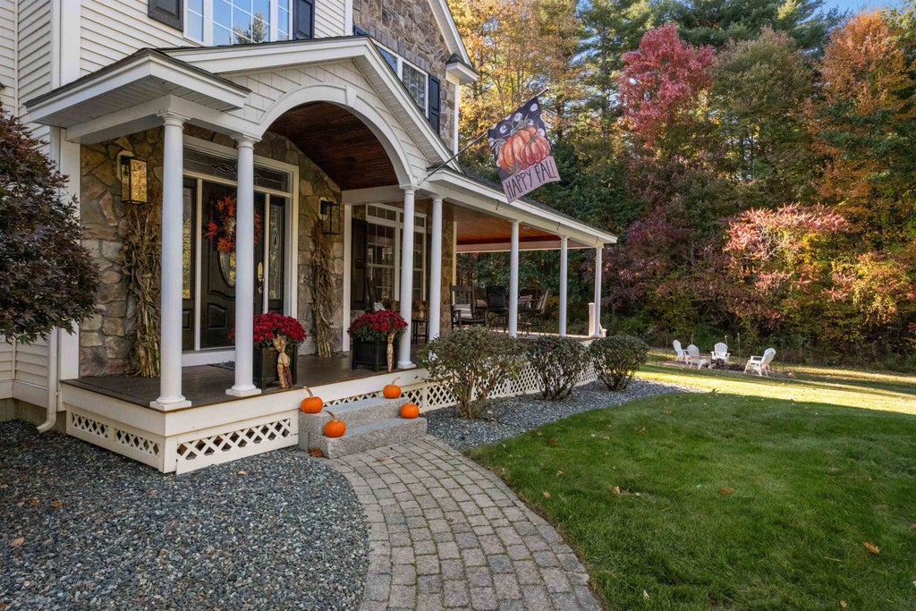Photo of 311 Academy Road, Pembroke, NH 03275 (MLS # 5113038)