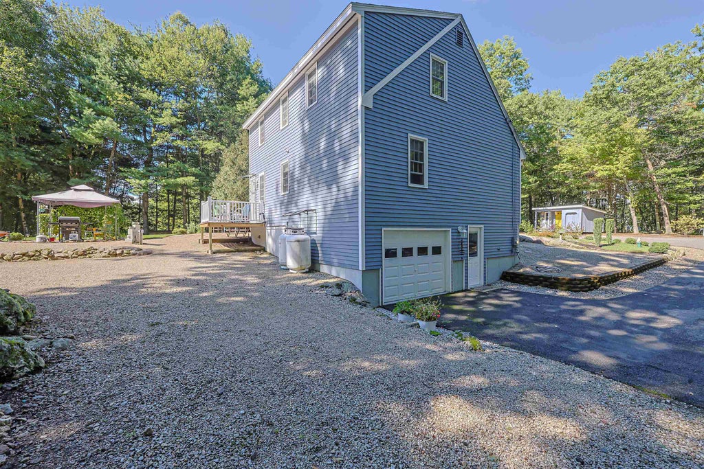 Photo of 145 County Road, Bedford, NH 03110 (MLS # 5110868)
