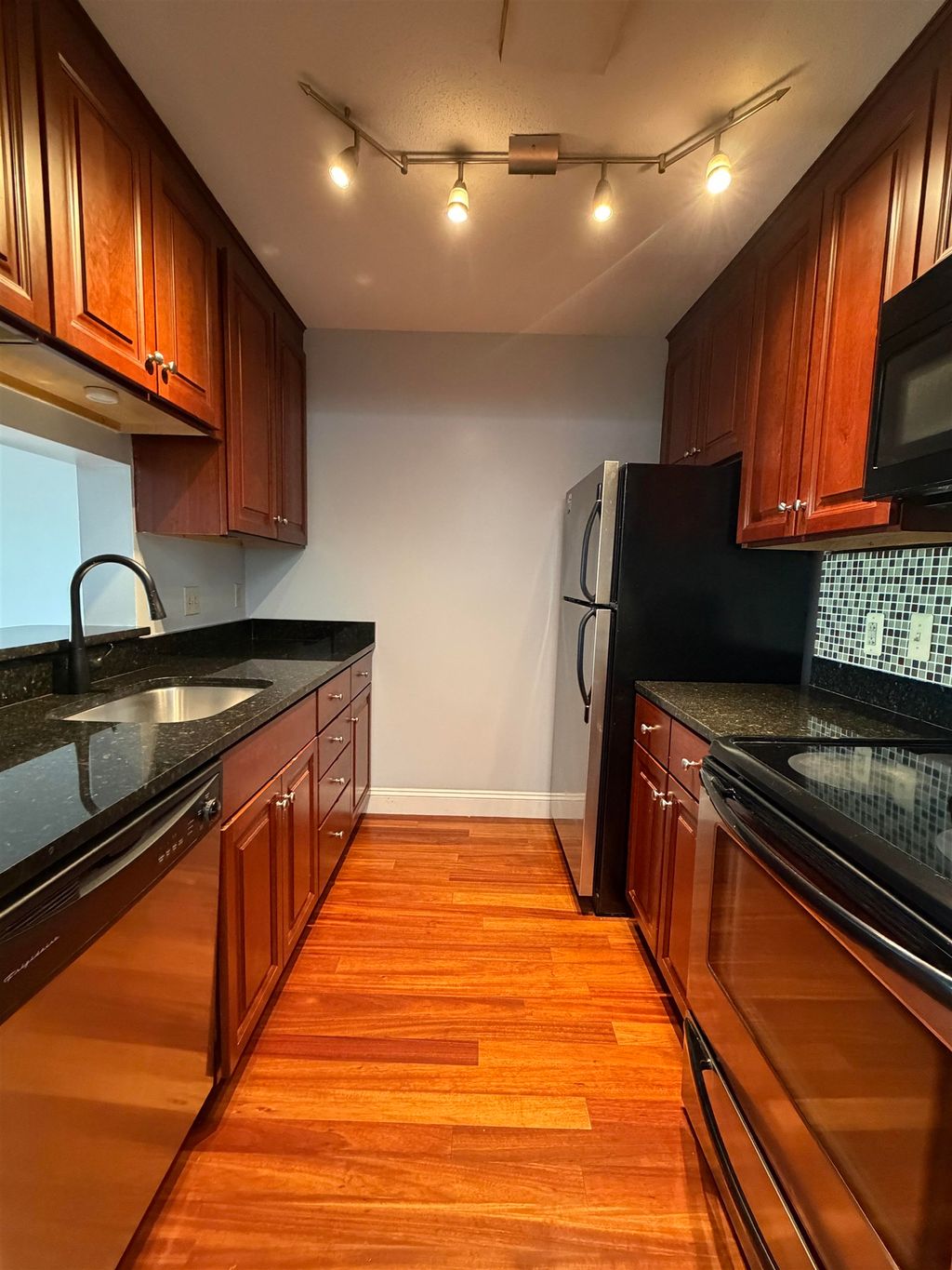 Photo of 108 Eastern Avenue #303, Manchester, NH 03104 (MLS # 5094454)