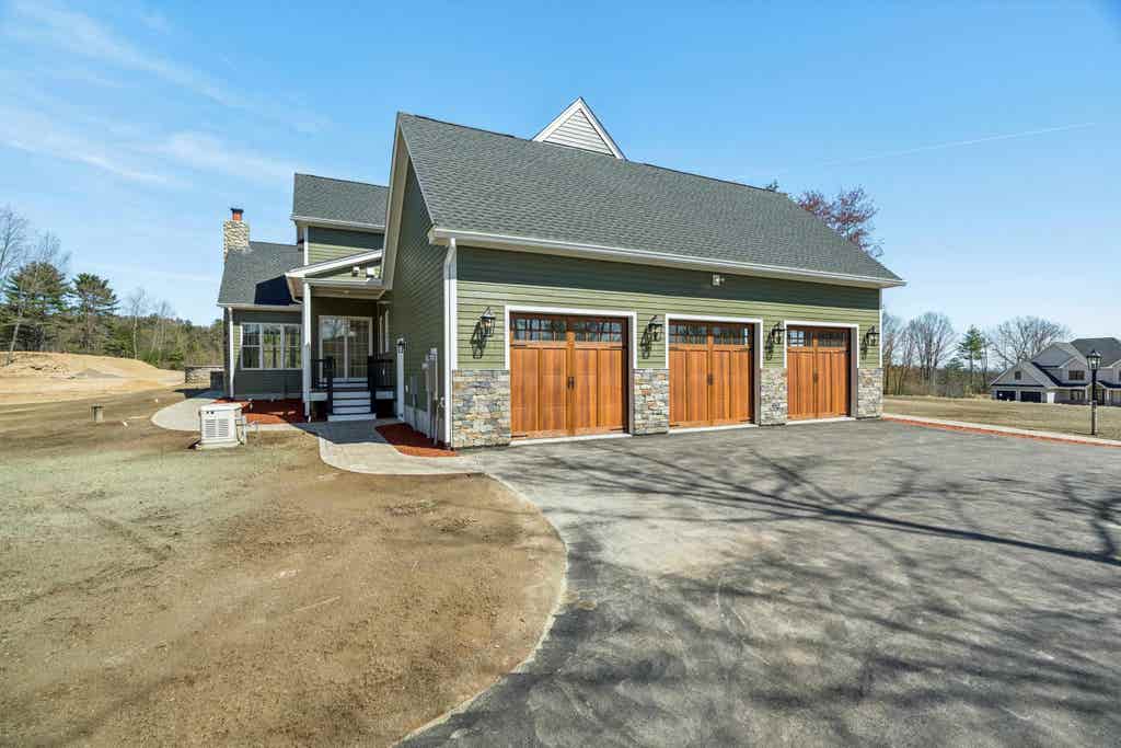 Photo of 16 Boiling Kettle Way #17-4-37, Bedford, NH 03110 (MLS # 5097050)