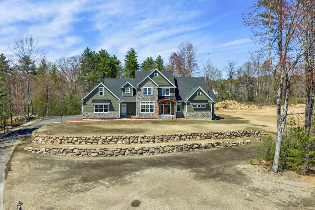 Photo of 16 Boiling Kettle Way #17-4-37, Bedford, NH 03110 (MLS # 5097050)