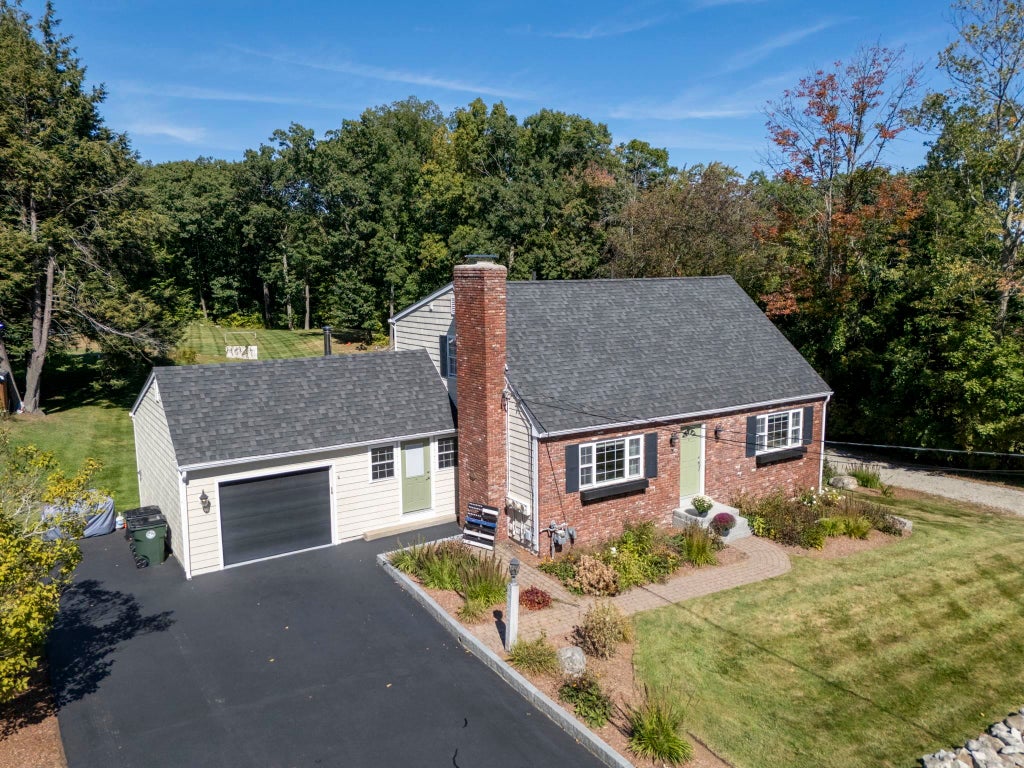 Photo of 1550 Wellington Road, Manchester, NH 03104 (MLS # 5111646)