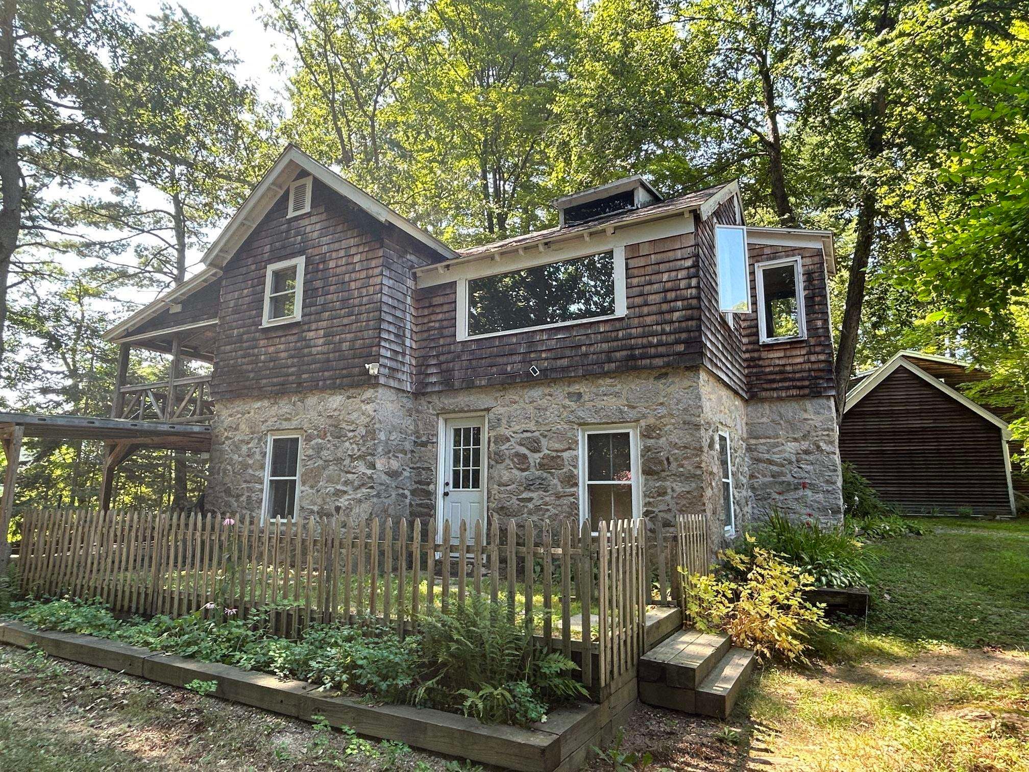 62 Onway Lake Road