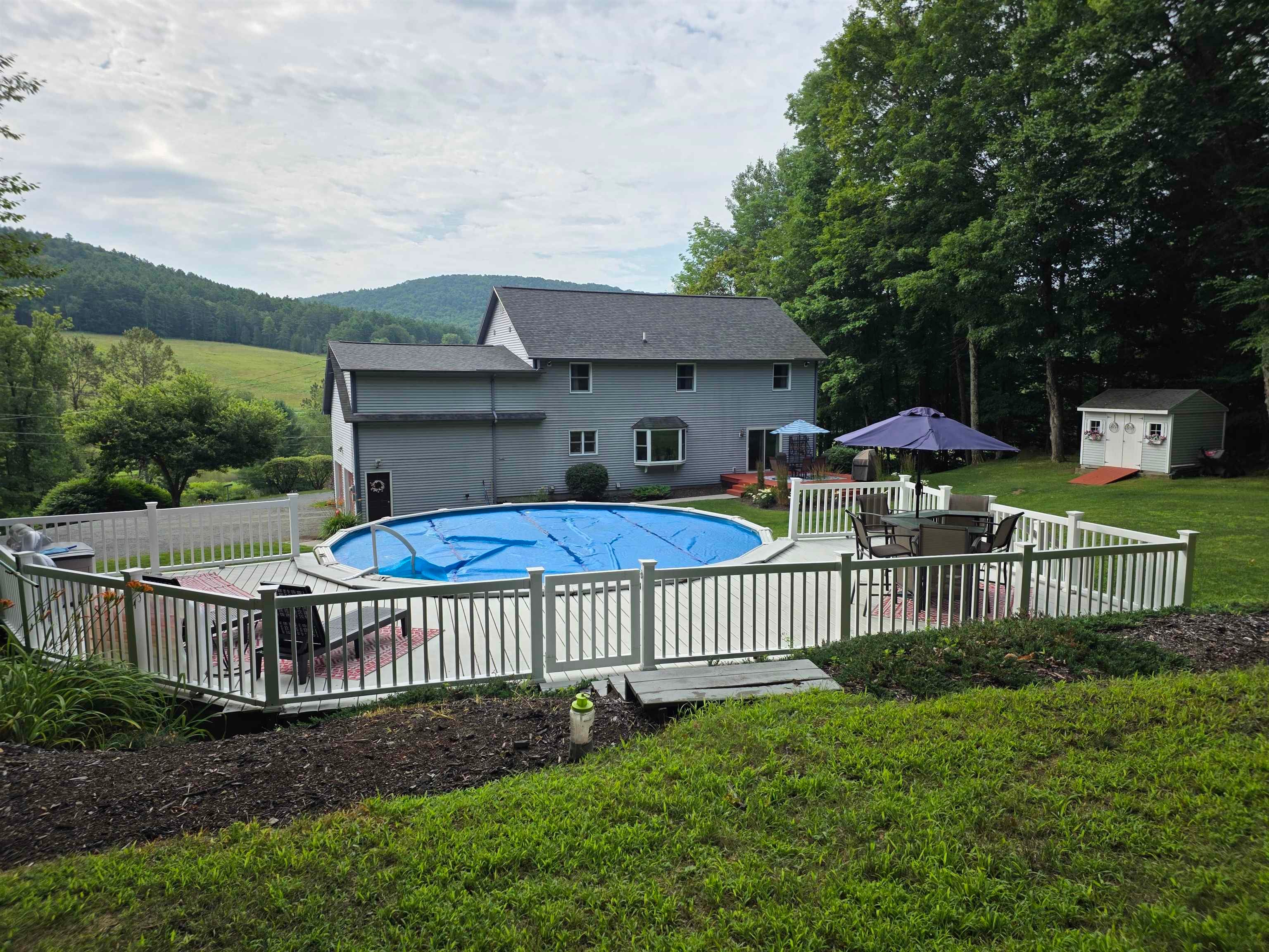 229 Meadowood Lane 6